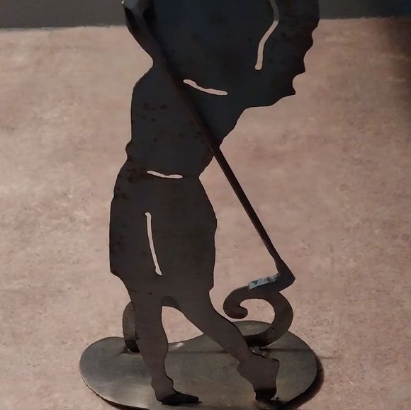Scrap metal welded art figurine of a lady golfer. - Picture 4 of 6